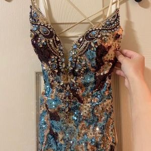 Prom dress! Never worn due to covid.